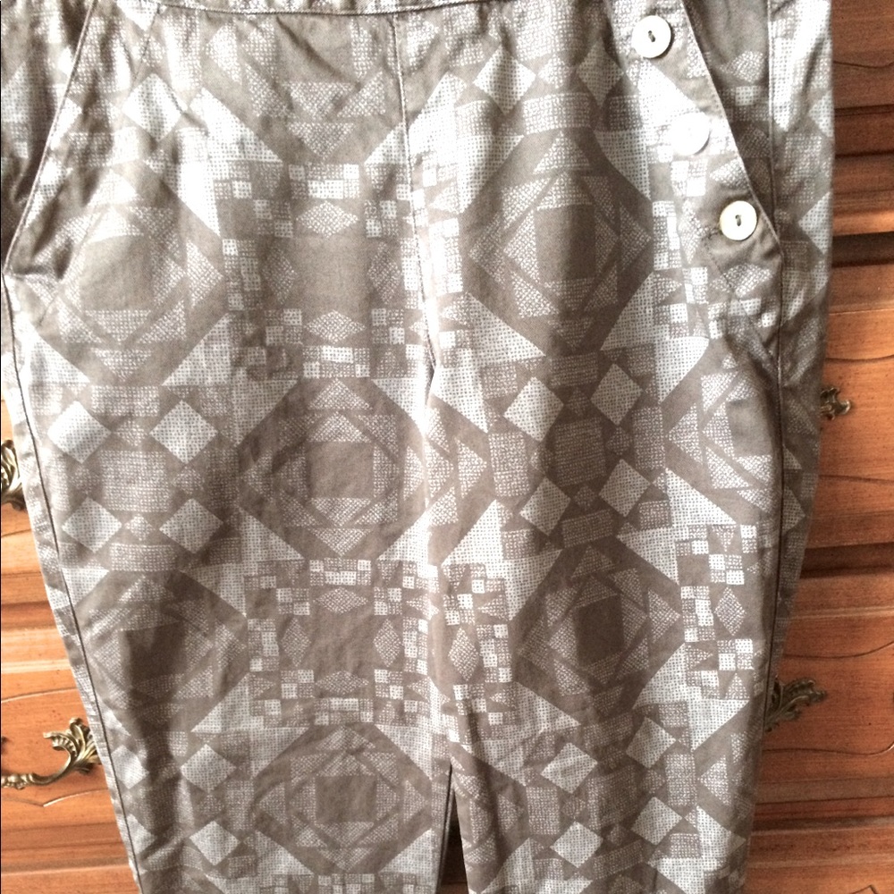 Cropped lightweight pants